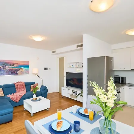 Beachfront Luxury Complex 2bd Sunset