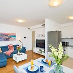 Beachfront Luxury Complex 2bd Sunset