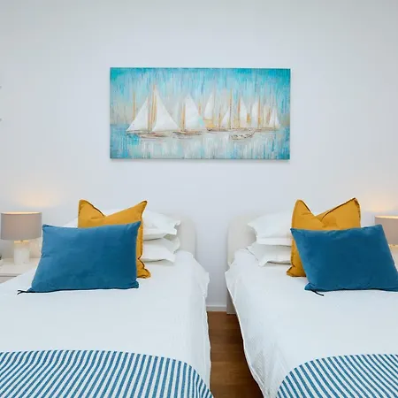 Beachfront Luxury Complex 2bd Sunset Apartment *