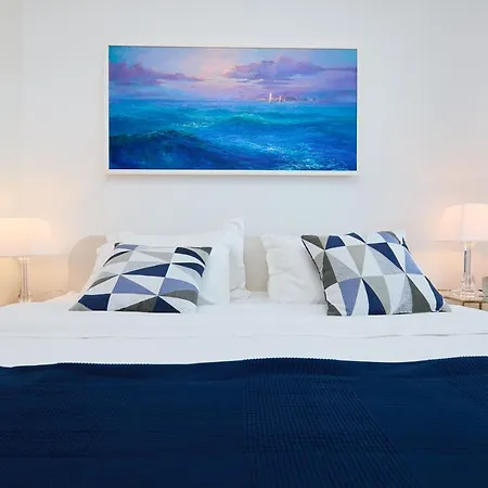 Beachfront Luxury Complex 2bd Sunset Apartment