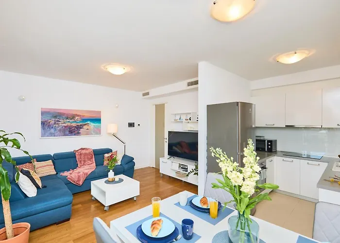 Beachfront Luxury Complex 2bd Sunset